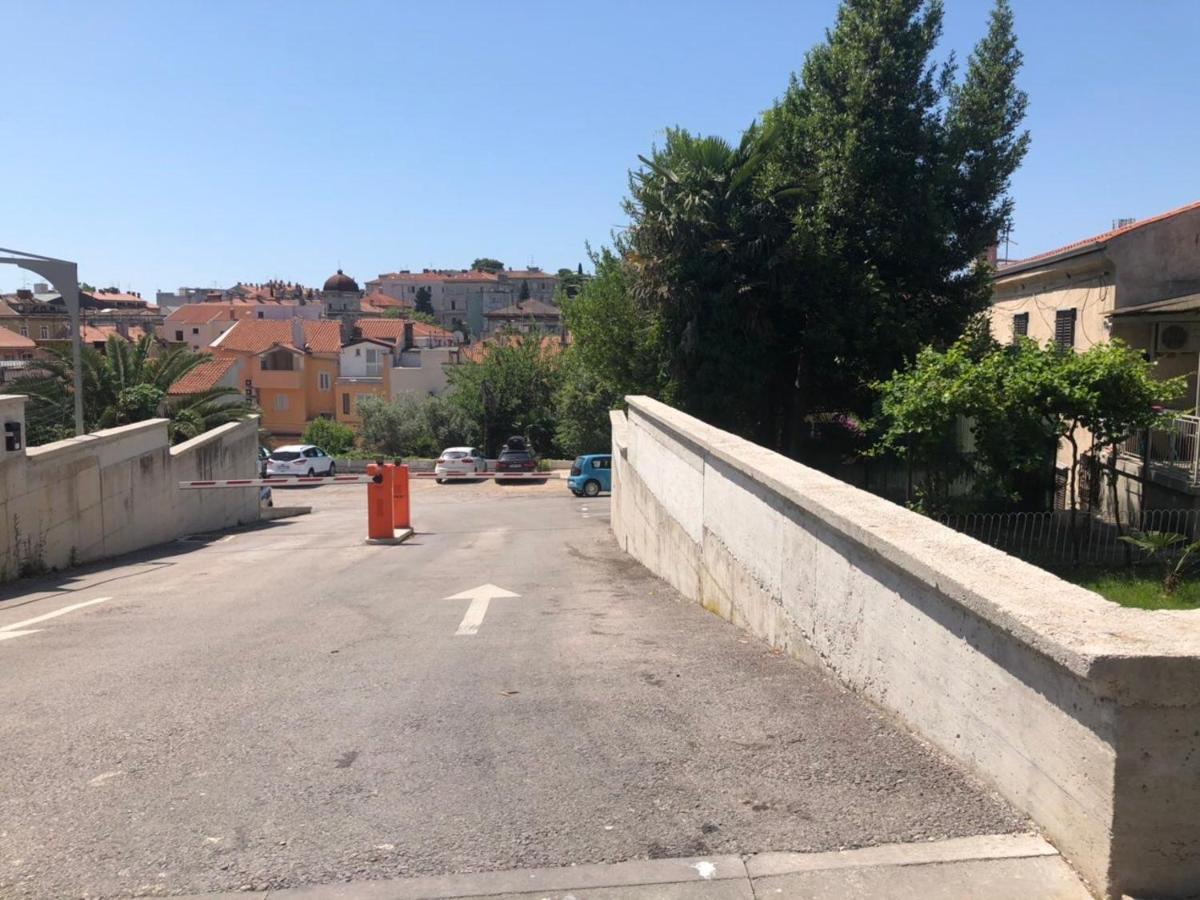 Hedone City Luxury Apartments With Free Parking Pula Exterior foto